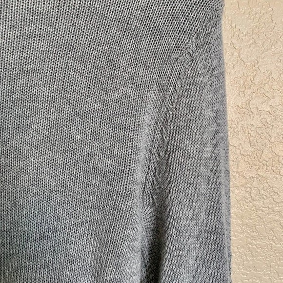 BCBGeneration Gray sweater Eyelet Sleeve Crop Crew Neck Knit Pullover size XXS - Picture 5 of 6